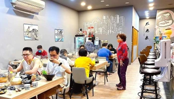不老麻鍋物-東港店 - 928台湾屏東縣東港鎮光復路一段288-1號