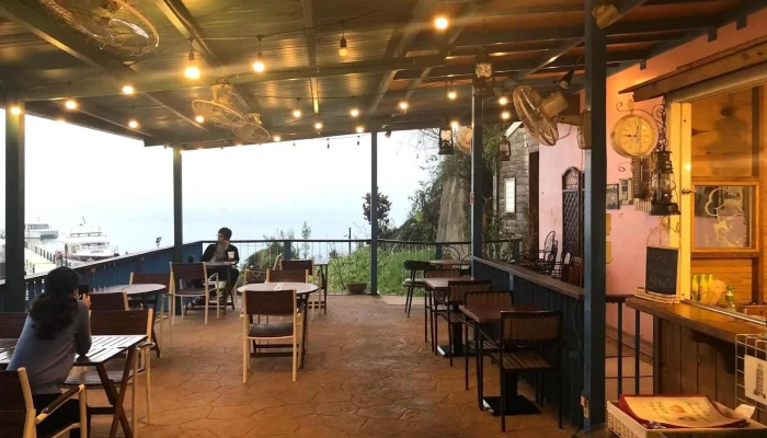 Moon Cafe 'moon Sun Moon Lake Water Garden Cafe - 55548台湾南投縣魚池鄉名勝街23號