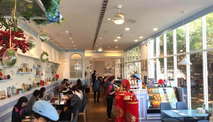 W Kitchen 东港店 - 928台湾屏東縣東港鎮光復路一段286-1號