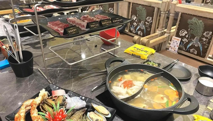 新巴適經典麻辣鍋-澎湖吃到飽/澎湖美食/澎湖火鍋/在地推薦餐廳/澎湖必吃美食/人氣餐廳 - 澎湖縣馬公市